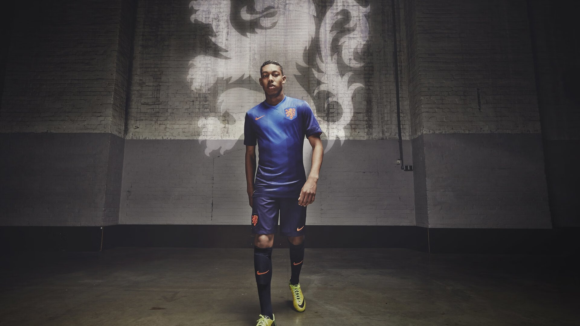 “足球+音乐+影像”多元文化产业融合，开创行业新局面，音乐与足球的融合课题